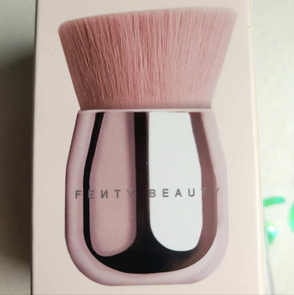 Fenty Beauty Face & Body Kabuki Brush #160
